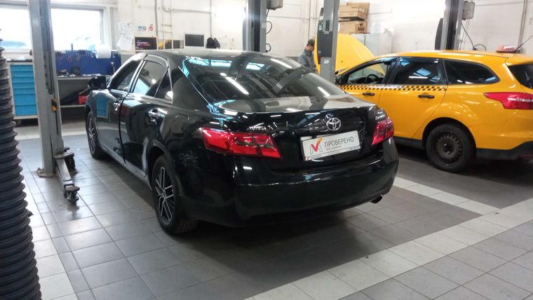 Toyota Camry 2010 года, 365 750 км - вид 4