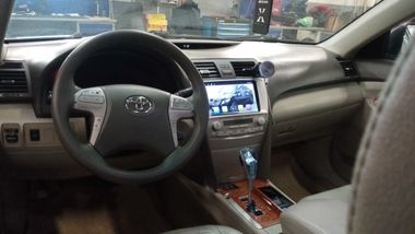 Toyota Camry 2010 года, 365 750 км - вид 5