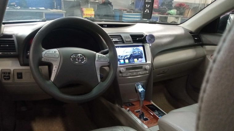 Toyota Camry 2010 года, 365 750 км - вид 5