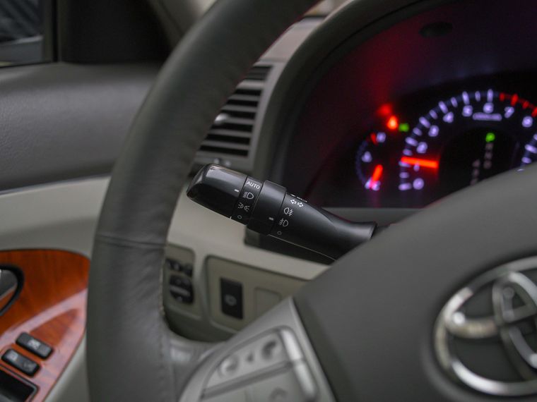 Toyota Camry 2010 года, 365 750 км - вид 6