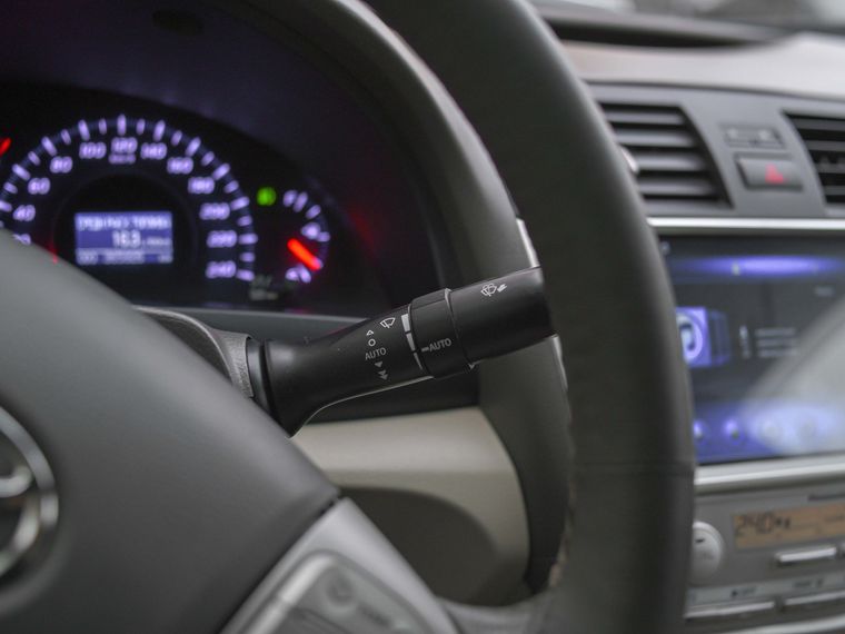 Toyota Camry 2010 года, 365 750 км - вид 8