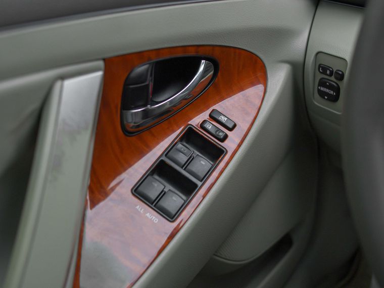 Toyota Camry 2010 года, 365 750 км - вид 11