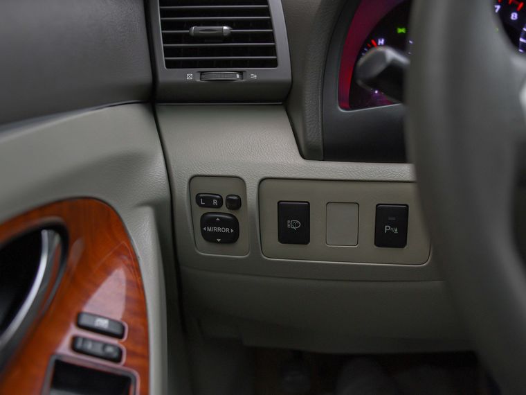 Toyota Camry 2010 года, 365 750 км - вид 13