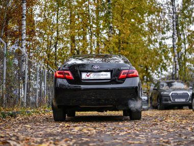 Toyota Camry 2010 года, 365 750 км - вид 4