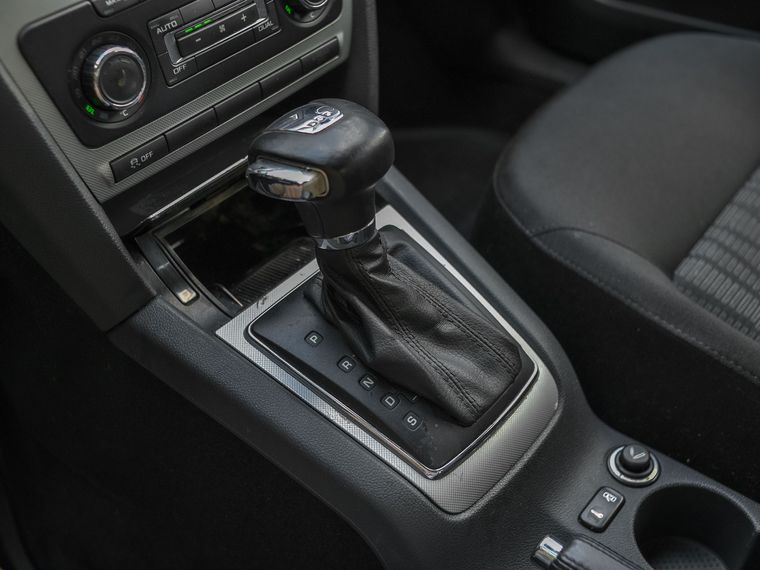 Skoda Octavia 2012 года, 236 538 км - вид 9