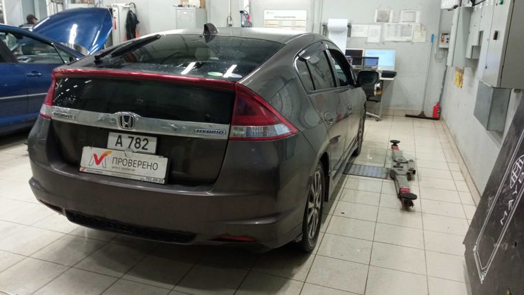 Honda Insight 2012 года, 141 505 км - вид 3