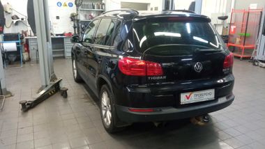 Volkswagen Tiguan 2015 года, 190 886 км - вид 4