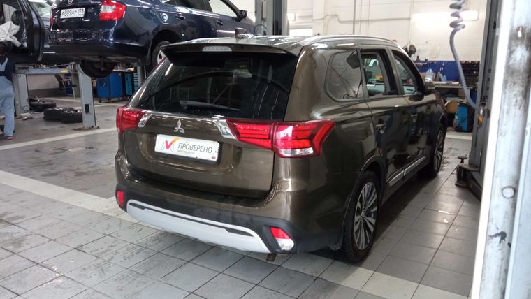 Mitsubishi Outlander 2020 года, 124 934 км - вид 3