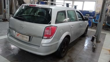 Opel Astra 2011 года, 174 836 км - вид 3