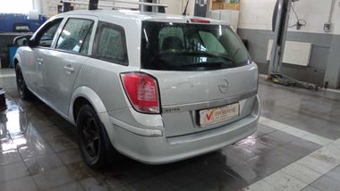Opel Astra 2011 года, 174 836 км - вид 4