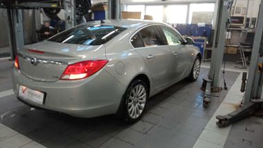 Opel Insignia 2010 года, 198 938 км - вид 3