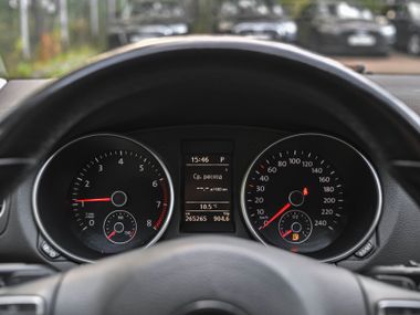 Volkswagen Golf 2012 года, 265 000 км - вид 5