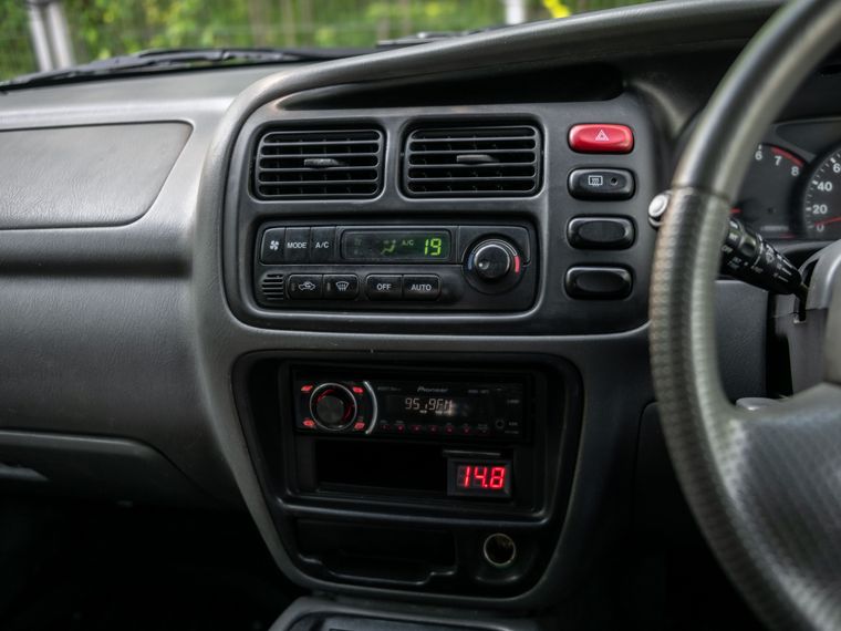 Suzuki Escudo 2000 года, 306 934 км - вид 7