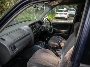 Suzuki Escudo 2000 года, 306 934 км - вид 12