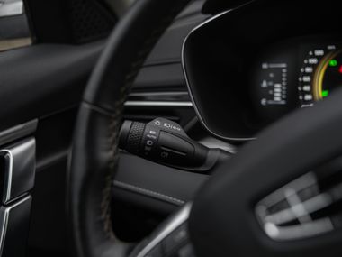 Белый Geely Atlas Pro 2022 года | VIN 907787