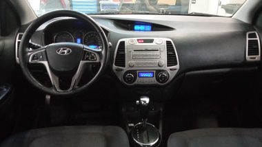 Hyundai i20 2010 года, 264 061 км - вид 5