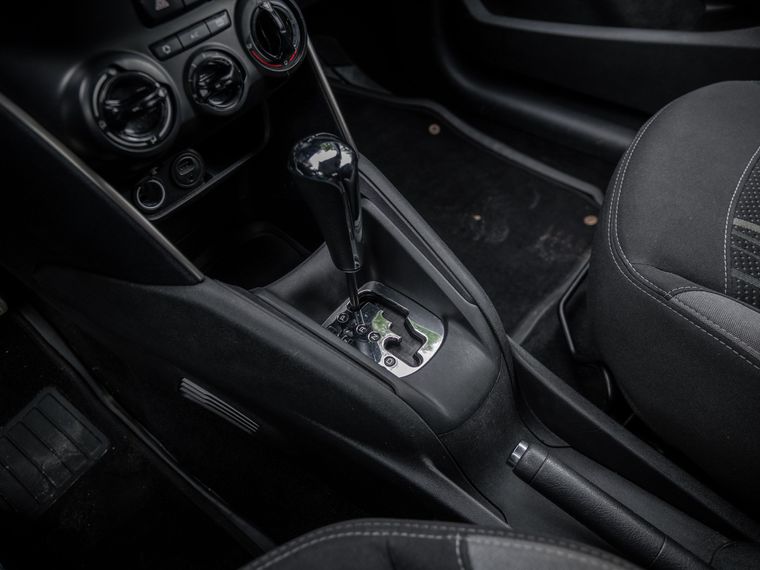 Peugeot 208 2013 года, 149 690 км - вид 9