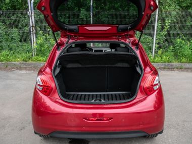 Peugeot 208 2013 года, 149 690 км - вид 14