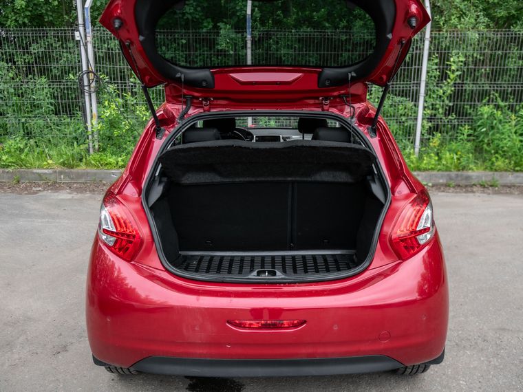 Peugeot 208 2013 года, 149 690 км - вид 14