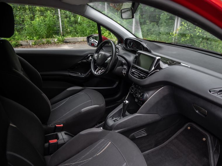 Peugeot 208 2013 года, 149 690 км - вид 13