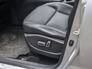 Geely Emgrand X7 2018 года, 74 296 км - вид 13