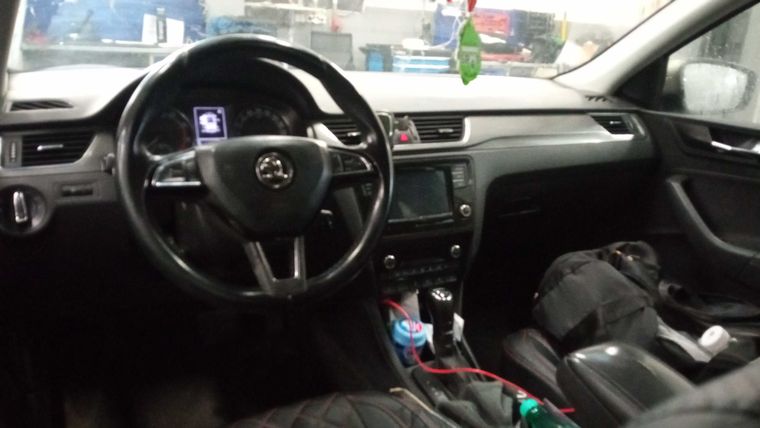 Skoda Rapid 2018 года, 222 000 км - вид 5