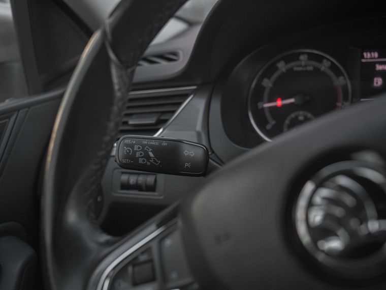 Skoda Rapid 2018 года, 222 000 км - вид 6