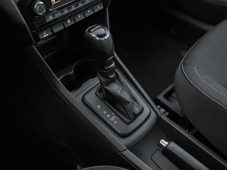 Skoda Rapid 2018 года, 222 000 км - вид 9