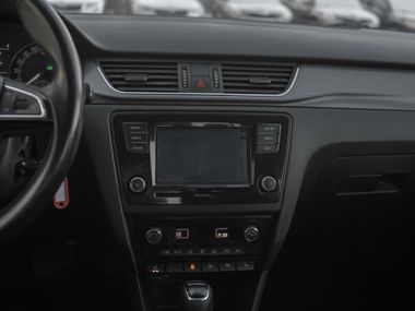 Skoda Rapid 2018 года, 222 000 км - вид 8