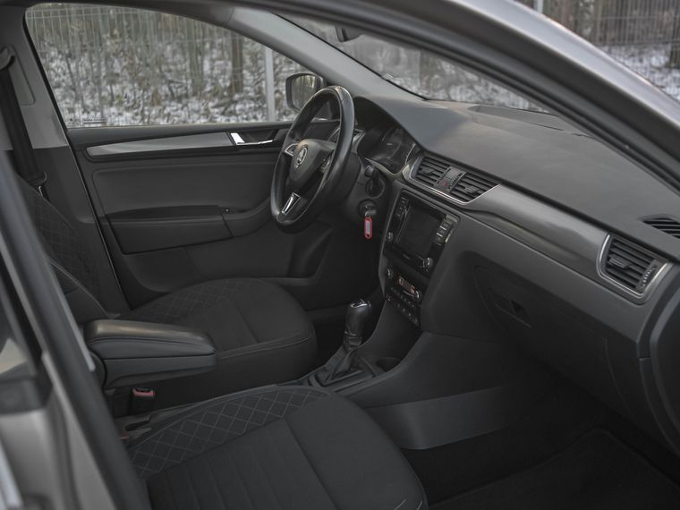Skoda Rapid 2018 года, 222 000 км - вид 14