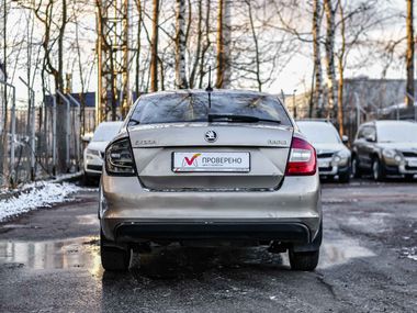 Skoda Rapid 2018 года, 222 000 км - вид 4