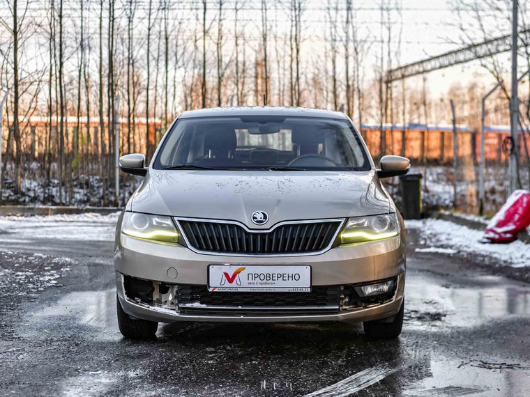 Skoda Rapid 2018 года, 222 000 км - вид 3
