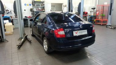 Skoda Rapid 2015 года, 174 868 км - вид 4