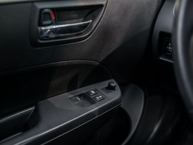 Suzuki Swift 2013 года, 192 483 км - вид 7