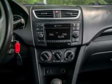 Suzuki Swift 2013 года, 192 483 км - вид 6