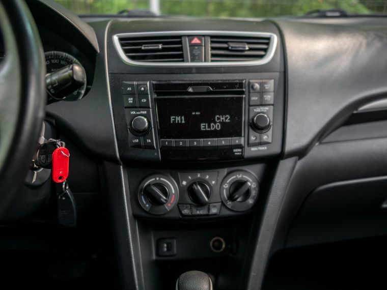 Suzuki Swift 2013 года, 192 483 км - вид 6