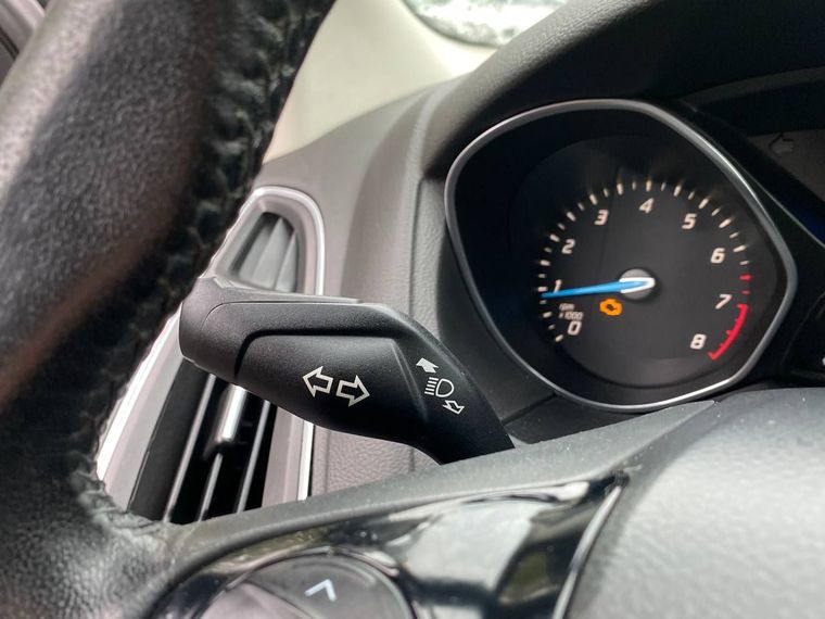 Ford Focus 2014 года, 142 937 км - вид 9