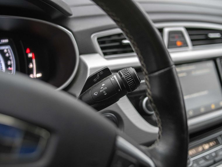 Geely Atlas 2018 года, 140 583 км - вид 8