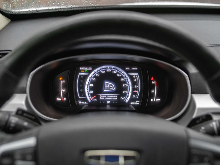 Geely Atlas 2018 года, 140 583 км - вид 5