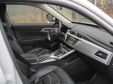 Geely Atlas 2018 года, 140 583 км - вид 14