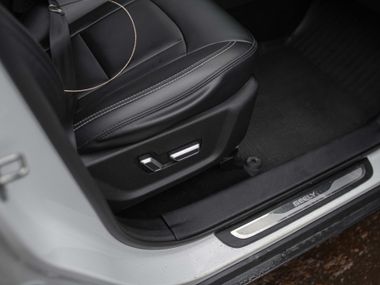 Geely Atlas 2018 года, 140 583 км - вид 15