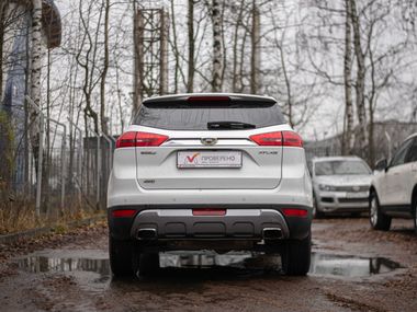 Geely Atlas 2018 года, 140 583 км - вид 4