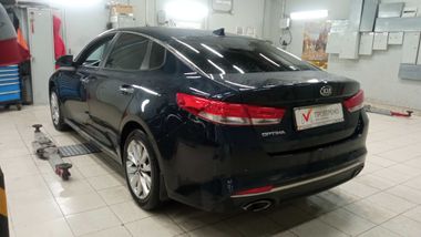 KIA Optima 2018 года, 150 412 км - вид 4