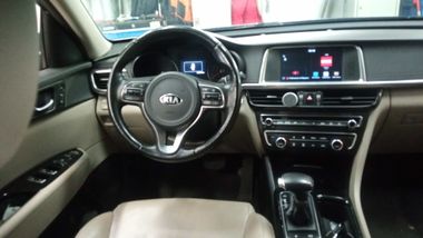 KIA Optima 2018 года, 150 412 км - вид 5