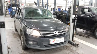 Volkswagen Tiguan 2012 года, 382 242 км - вид 3