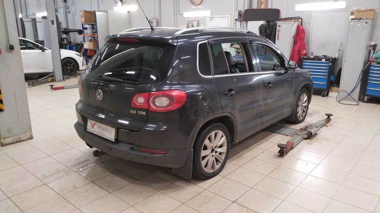 Volkswagen Tiguan 2010 года, 328 307 км - вид 3