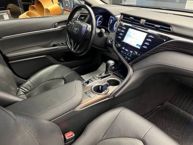 Toyota Camry 2018 года, 91 070 км - вид 19