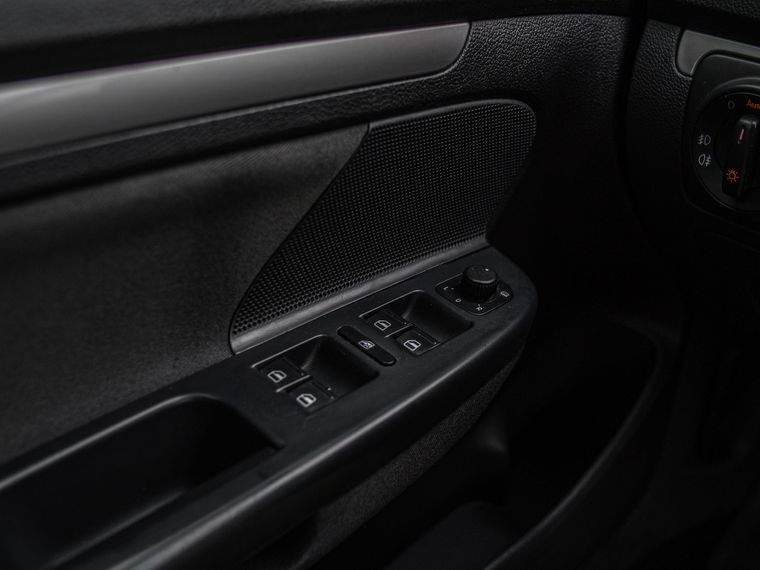 Volkswagen Jetta 2010 года, 203 633 км - вид 9