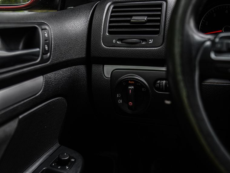 Volkswagen Jetta 2010 года, 203 633 км - вид 10