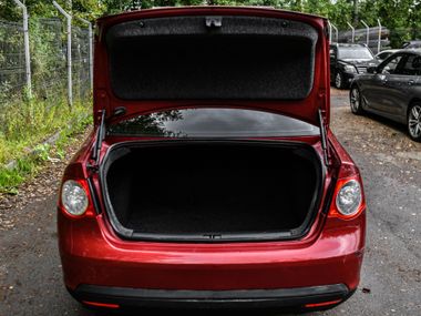 Volkswagen Jetta 2010 года, 203 633 км - вид 13